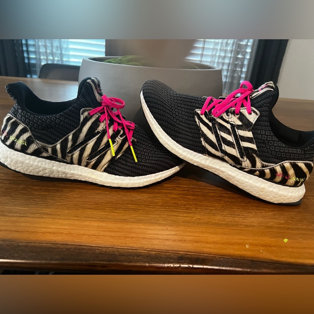 Ultraboost DNA zebra